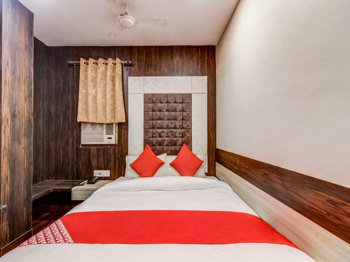 Oyo 24171 Hotel Meridian 贾姆谢德布尔 外观 照片